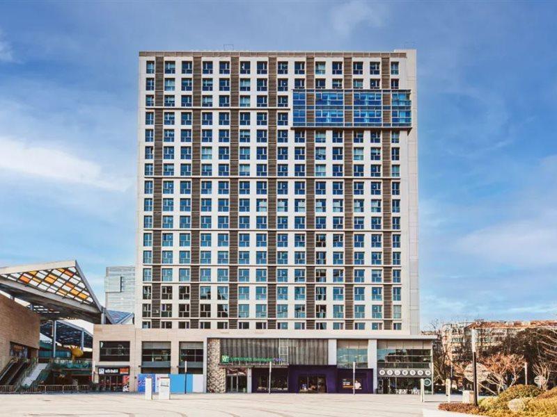 Holiday Inn Express Shanghai Baoyang By Ihg Kültér fotó